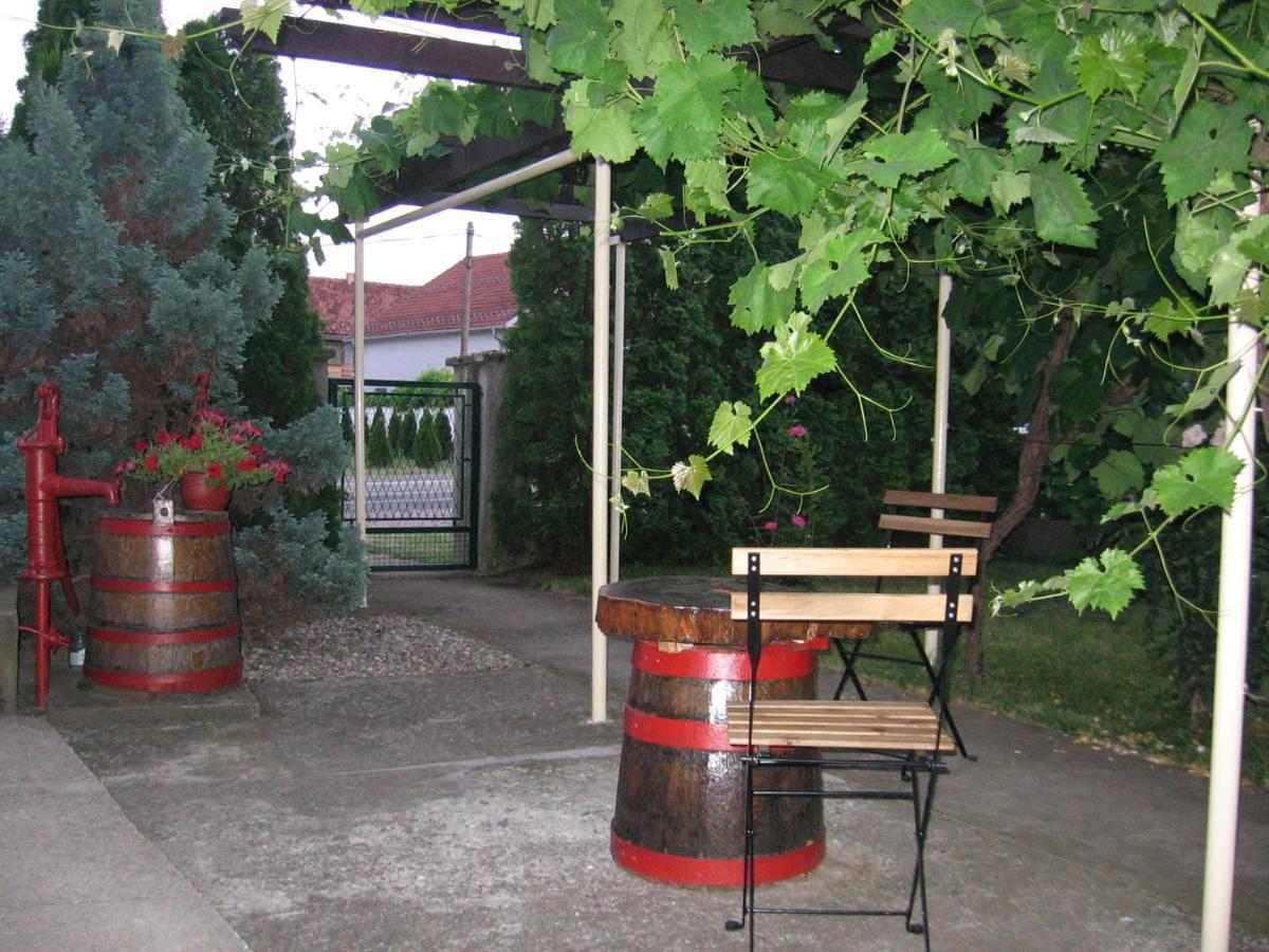 Kuca Za Odmor Jelena Kladovo Exterior foto